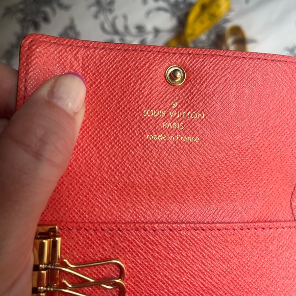 Louis Vuitton 6 Key Holder - Picture 4 of 9